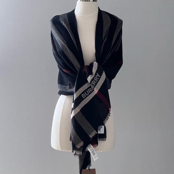 Burberry Gauze Stripe Scarf in Black - Picture 4 of 9